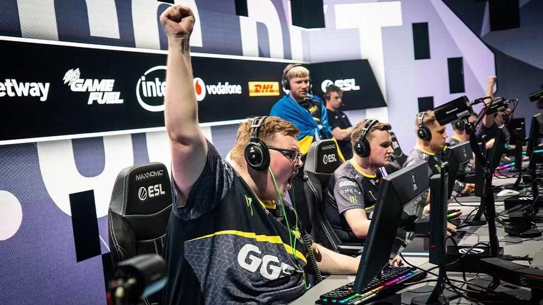 薪资逼近红 薪资逼近红